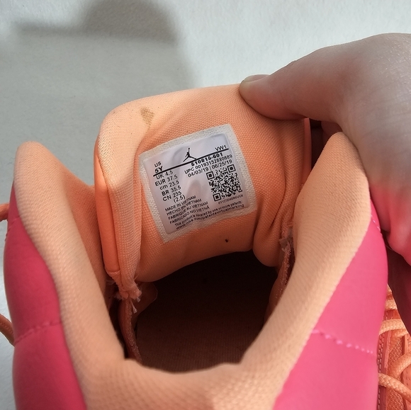 Air Jordan 12 Retro GS Sunrise Pink Basketball Sneakers - Picture 5 of 6